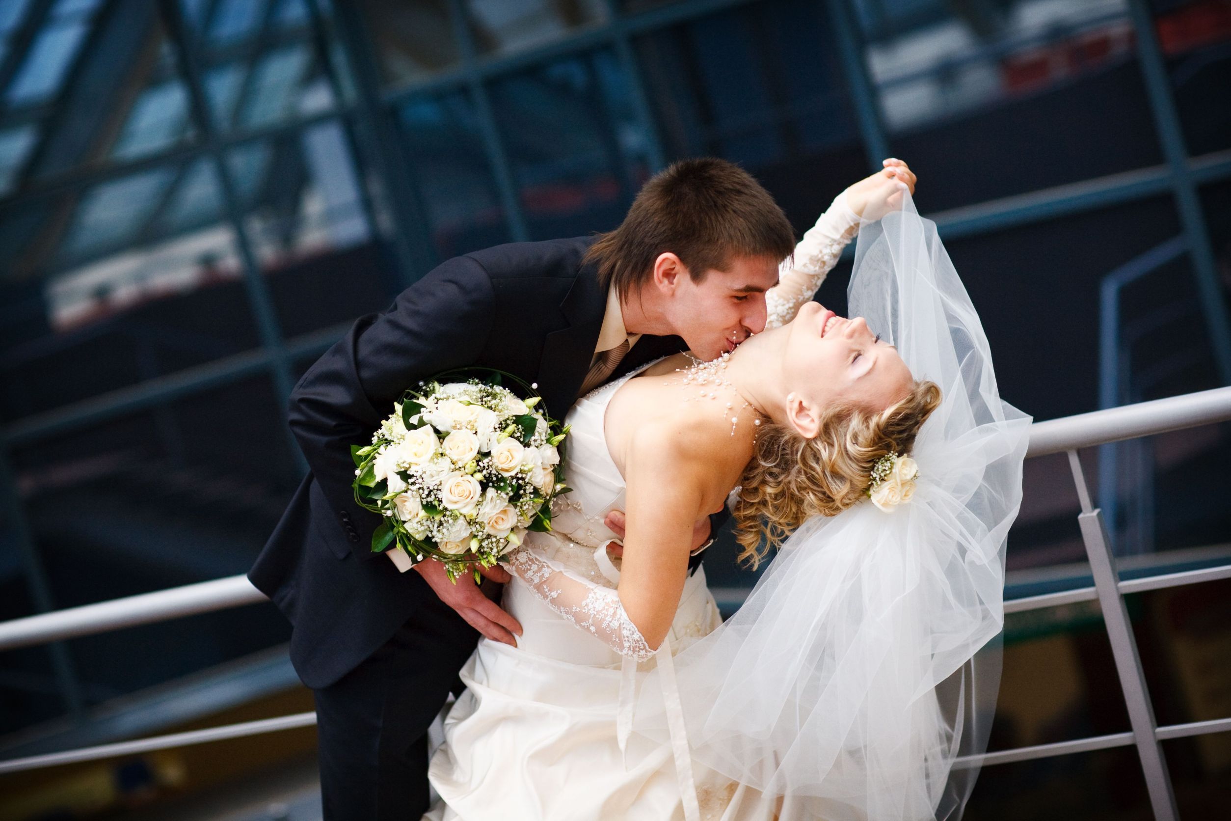 Professional Wedding Photographers – Austin TX Couples Have a Tough Choice to Make